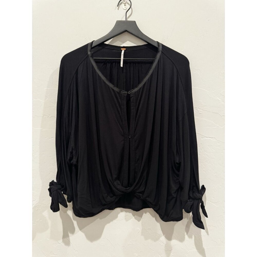 Free People Women’s Top Small ‘Keepin On Tie’ Sleeve Tee Black Button Front Boho - Picture 2 of 10